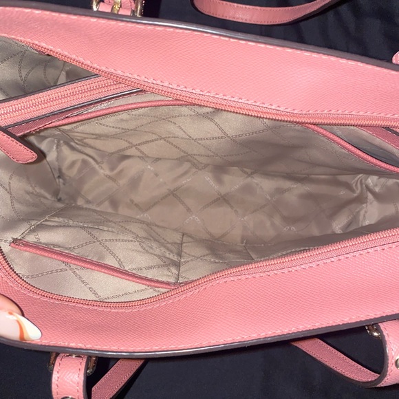 FINAL MARKDOWN! MICHAEL KORS - Voyager Crossgrain Leather Tote, Pink, Medium - Picture 10 of 16